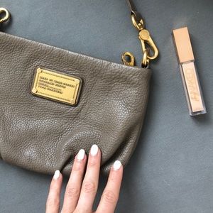 Like new. Marc Jacobs leather cross body purse